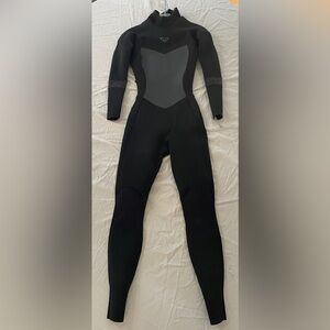 ROXY Black Full Body Wetsuit Size 6